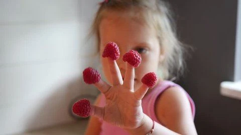 子供のための赤いラズベリーの4つの利点